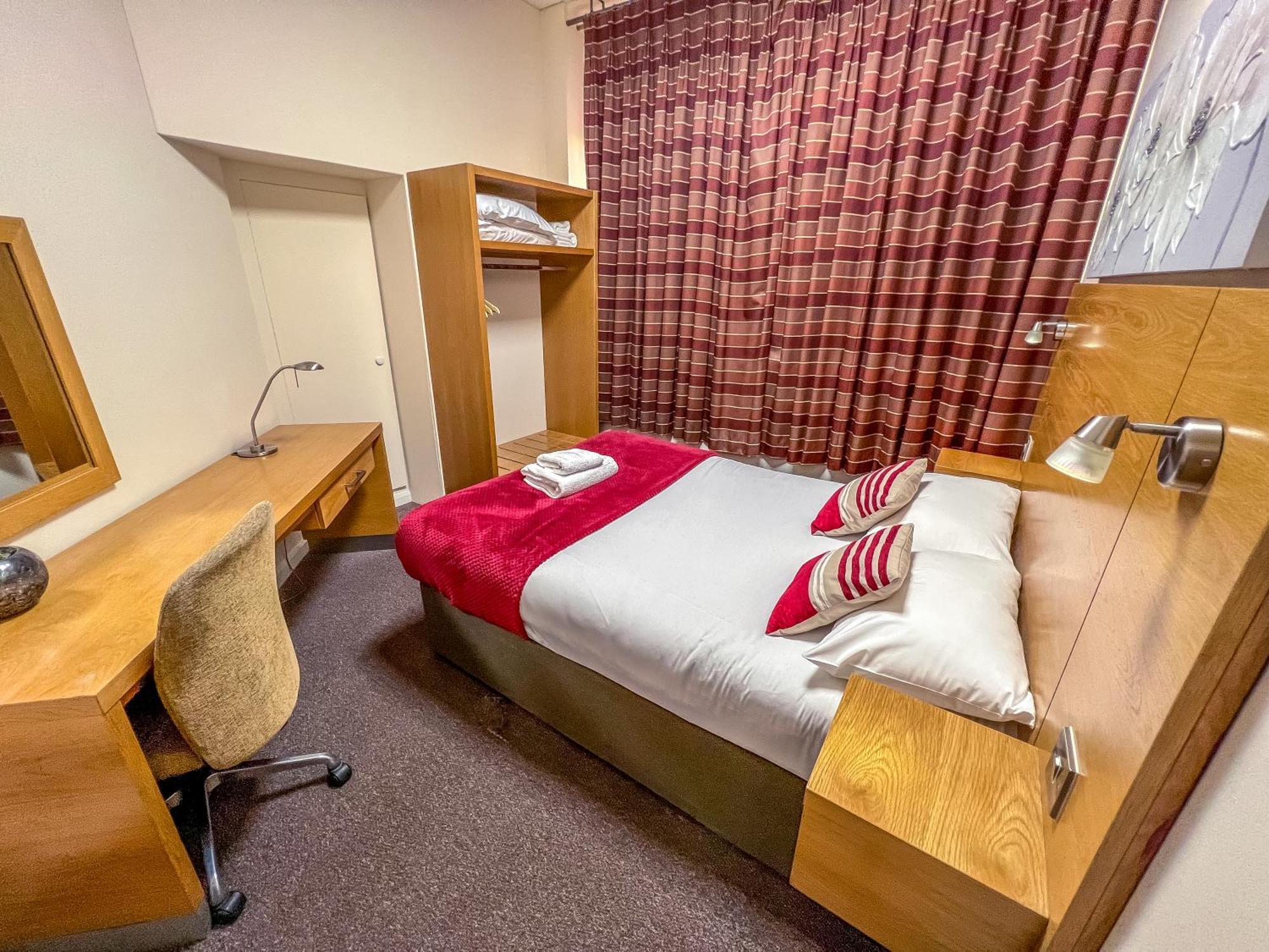 County Hall Apartment Hotel Бостън Екстериор снимка